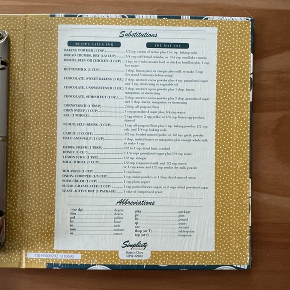 Simplicity Vintage Recipe Cards and Organizer - Yellow and Blue - Picture 4 of 7